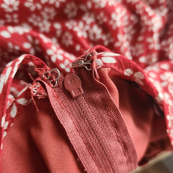 NWOT Trixxi Clothing Company Ladies Pretty Dress Size L (fits like M) Red - Picture 5 of 9